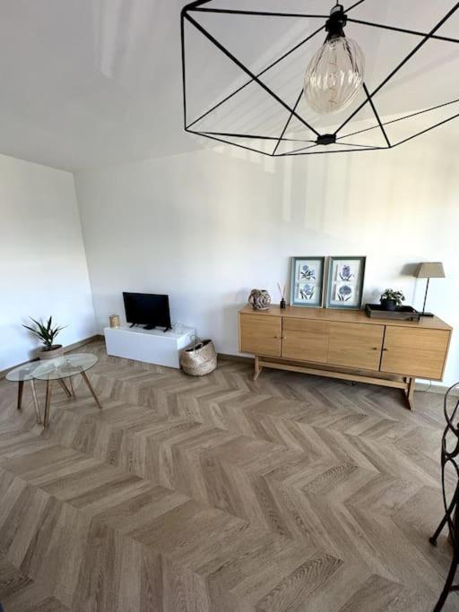 Appartement Neuf Avec Balcon Et Parking Prive Кан Екстериор снимка